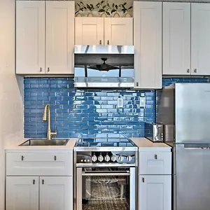 Oceanfront, Fourth-floor On Daytona Beach! Apartment